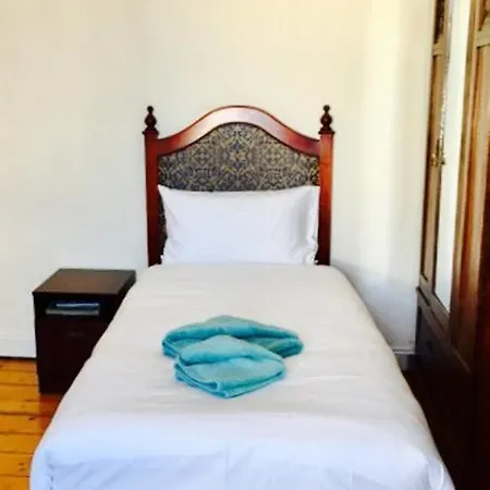 Period 4 Bedroom House Close To The City Centre *